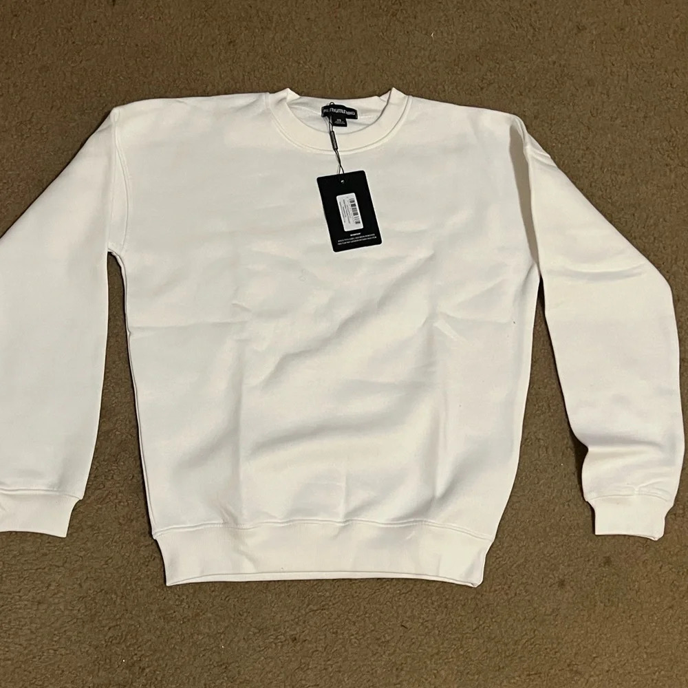 đź–¤New New Pretty Little Thing Oversized Sweatshirtđź–¤ - Picture 3 of 5
